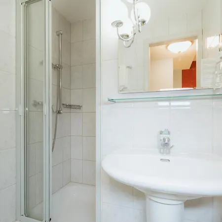 Parkhotel Schwert - Self-check-in 3* Weesen