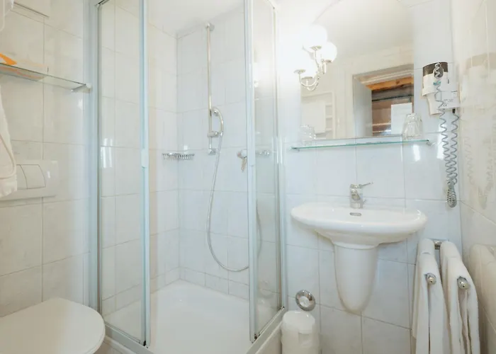 Parkhotel Schwert - Self-check-in 3* Weesen