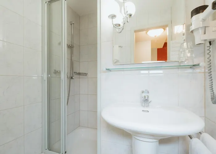 Parkhotel Schwert - Self-check-in 3* Weesen