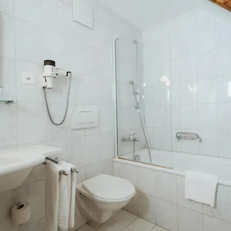 Parkhotel Schwert - Self-check-in 酒店 3*